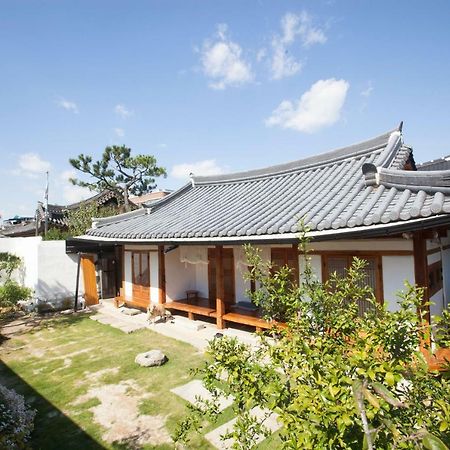 Ohnewwall Guesthouse Jeonju Exterior foto